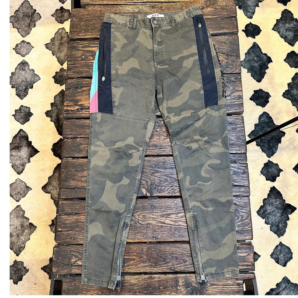 NXP Nena & Pasadena Hawkeye Camo Pants Men’s 31 Slim Fit Color Block